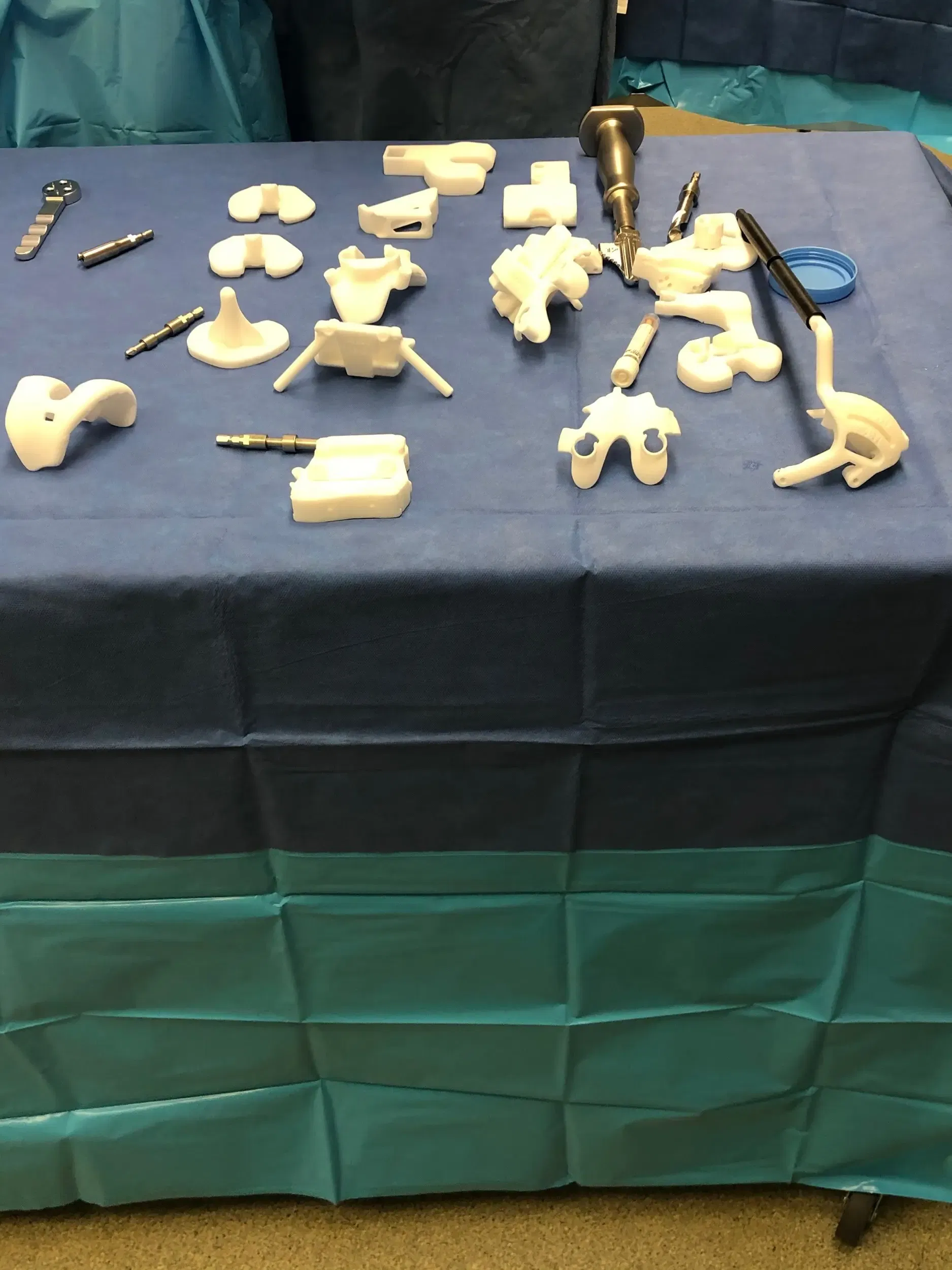 Equipo necesario para la cirugía Equipo necesario para la cirugía