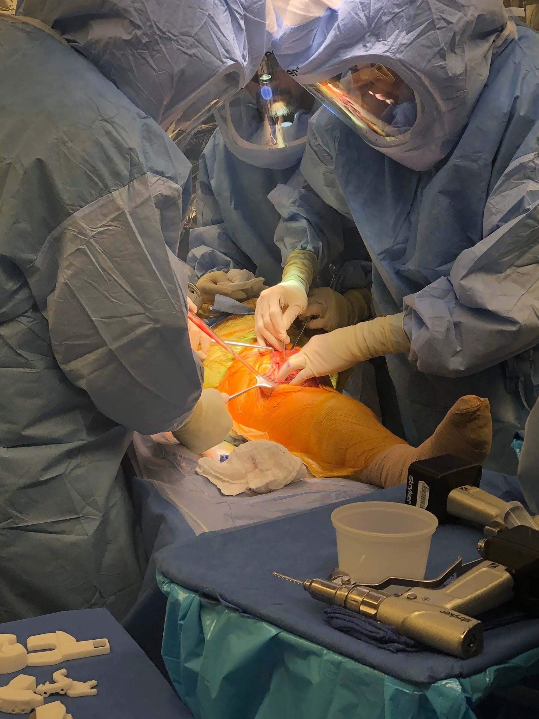 Doctor conducting the operation Doctor conducting the operation